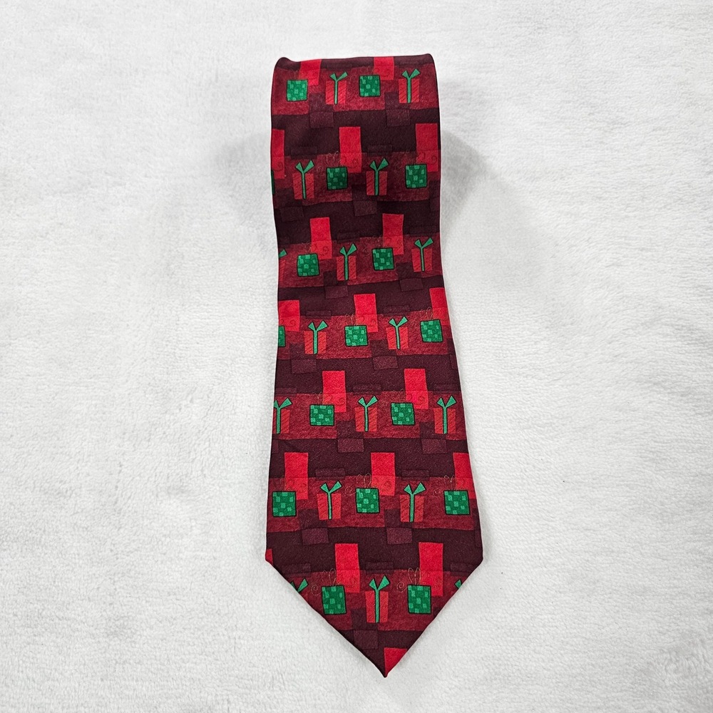 Holiday Traditions Hallmark Mens Silk Tie Red Green Christmas Gift Box Pattern